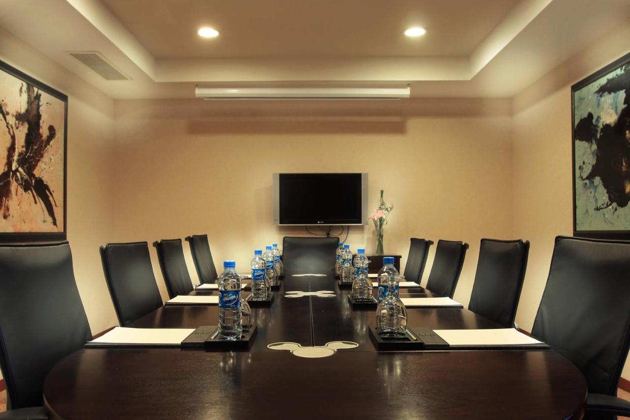 Sheraton Shenzhen Futian Hotel Екстер'єр фото